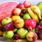 Які фрукти і ягоди можна їсти з кісточками, а які лише без них