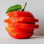Популярний міф розвіяно: лікарі заявили, що яблука не підходять для перекусу