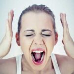 Чому жінкам не бажано стримувати негативні емоції