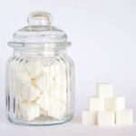 Вчені виявили, що нестача вітамінів і мінералів у раціоні людини пов’язана з надмірною кількістю вживаного цукру