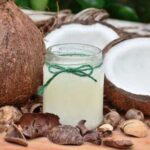Чому кокосова олія шкідливіша за сало