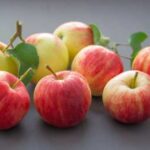 Яким чином вживання яблук сприяє зниженню артеріального тиску