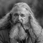 Чому одні чоловіки волохаті, а інші ні і до чого…