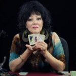 Чому небезпечно ходити до ворожок?