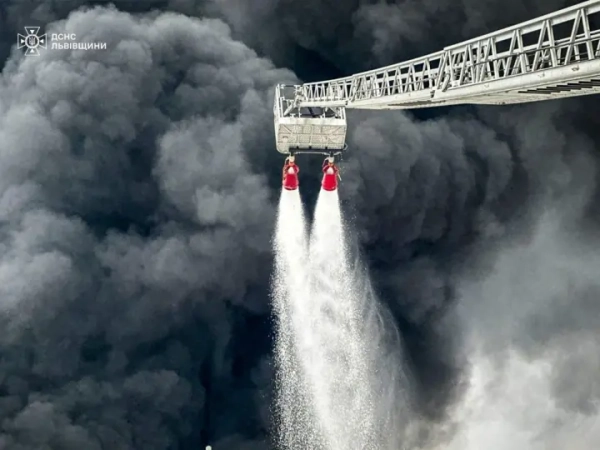 Вихід надвір – використовуйте респіратор: в одному з регіонів Львівщини підвищений вміст чадного газу після російської атаки.