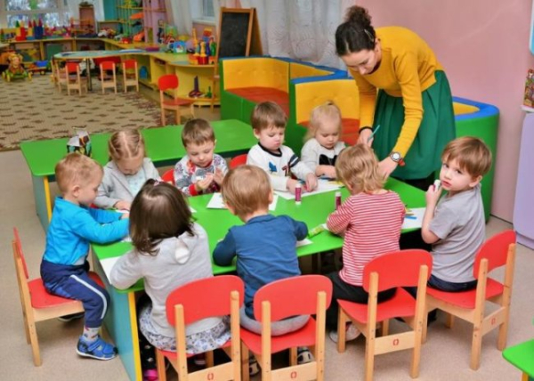 Кому і навіщо потрібен дитячий садок?