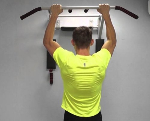 Домашні тренування на настінному турніку