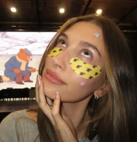 Гейлі Бібер знову задає тон: цей манікюр буде суперпопулярним навесні 2026.