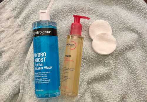 Міцелярка відійшла у минуле? Чому зараз всі обирають гідрофільні олії