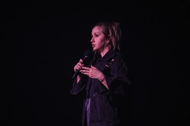 «Багато мов втрачено. Наша досі жива», — каже кураторка. Фото: Radialsystem — CTM Festival 2026 © Каміль Блейк
