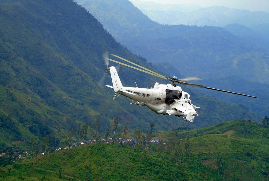 The_crew_of_the_Ukrainian_Mi-24_during_the_tasks_the_United_Nations_Mission_DR_Congo_(27016015196)