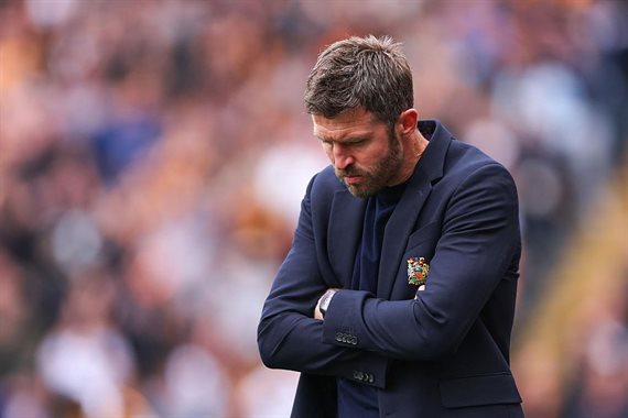 Carrick закликав до спокою після шокуючої поразки від Hull City.