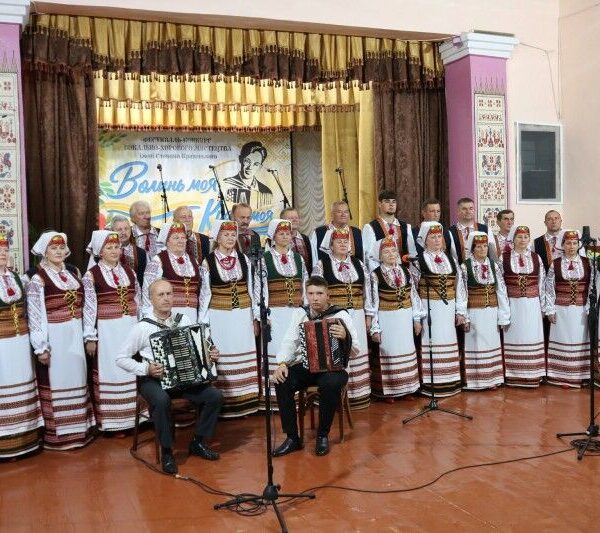Волинь зібрала талант з двох областей на пісенному фестивалі