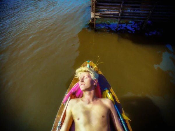 Офіційний фотограф Девіда Бові створив для вас захопливу подорож його архівом