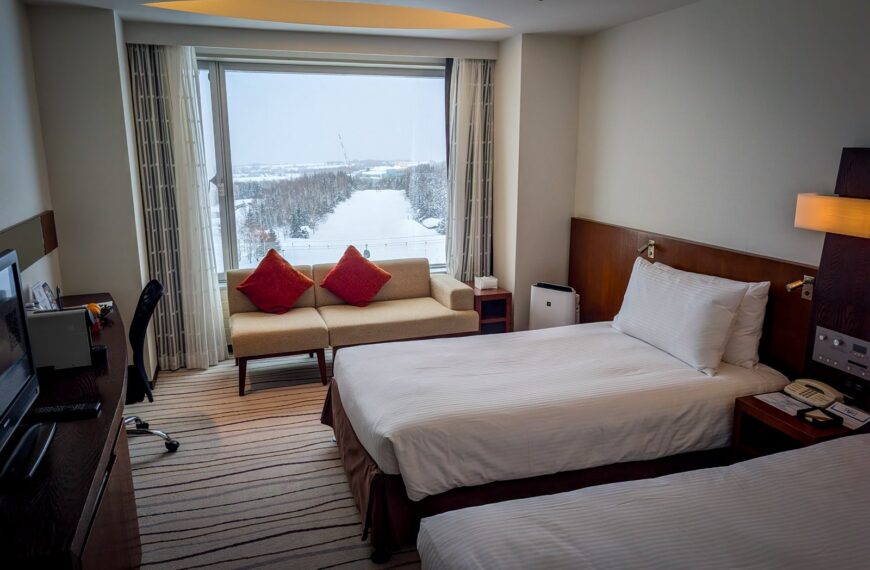 Огляд картки Hilton Honors American Express Surpass: значний потенціал за помірну плату