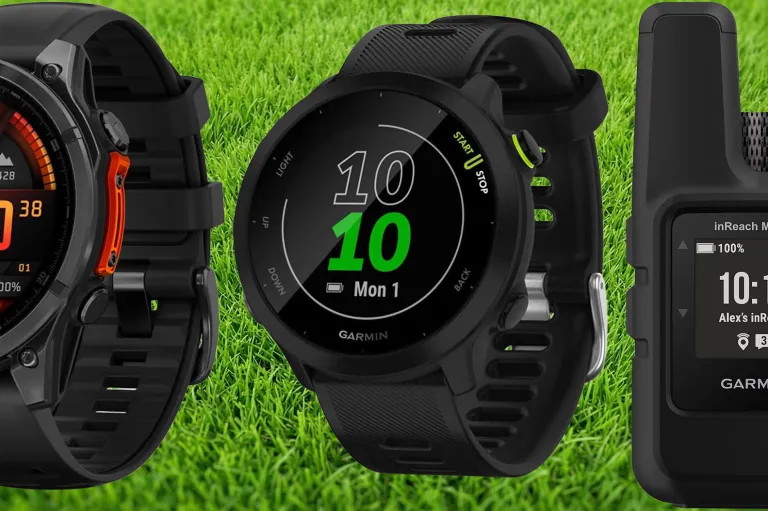 Смарт-годинник Garmin та GPS-комунікатор на розпродажі в Amazon на тлі трави.