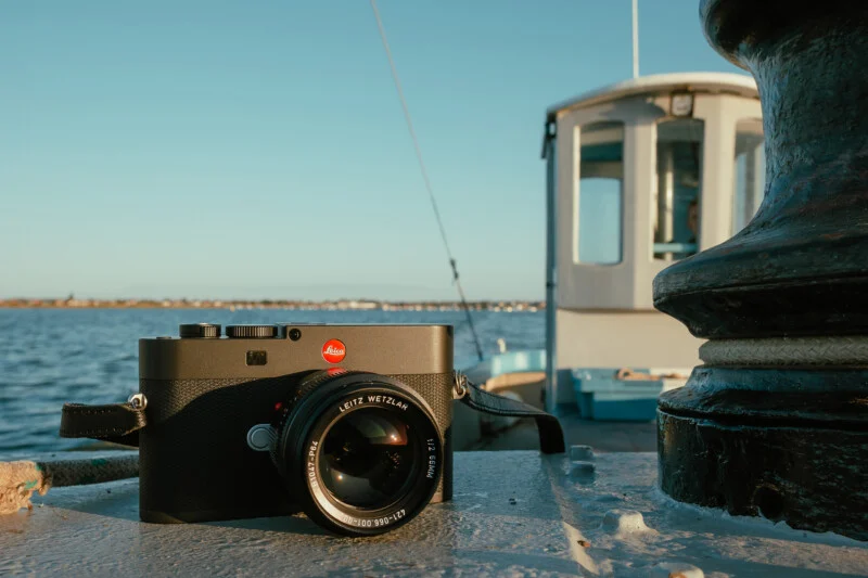 Камера Leica з об'єктивом Summicron-M 66mm f/2