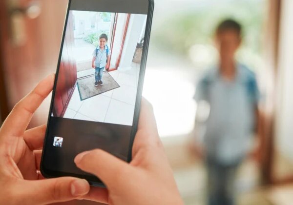 Батьки створюють дитячі фотографії за допомогою ШІ, обминаючи фотографів