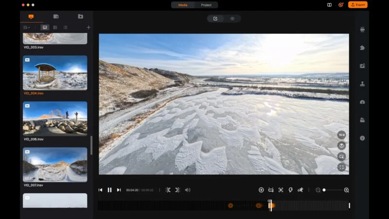 Інтерфейс редагування відео відображає замерзлий, засніжений пейзаж з пагорбами ліворуч, звивистою річкою та низьким сонцем. На бічній панелі ліворуч показані мініатюри подібних засніжених сцен.