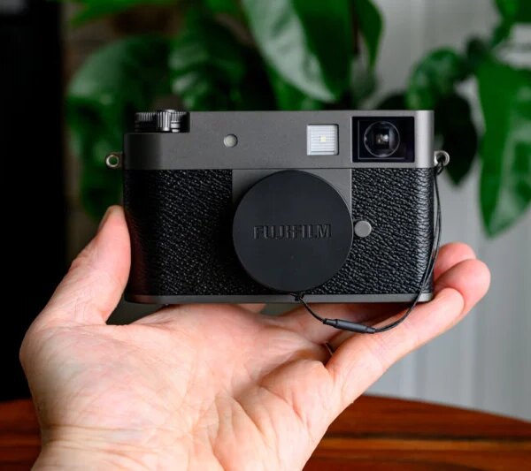Fujifilm X-H2: Чи справді це “цифровий плівковий” сенсейшн?